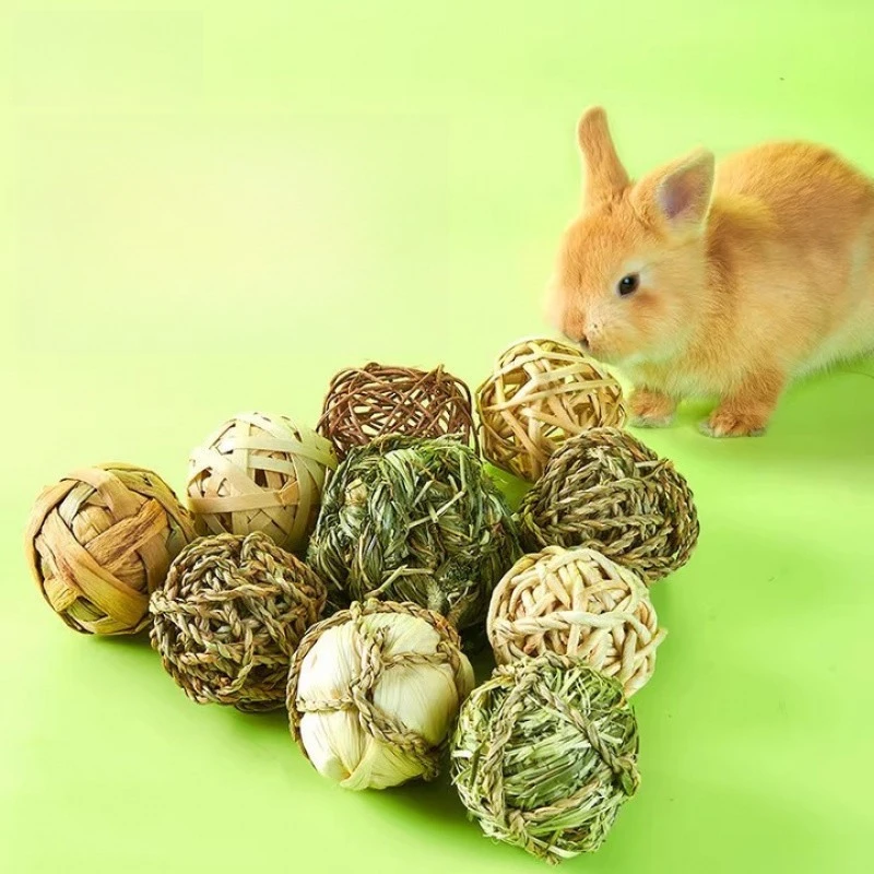 Kauballspielzeug aus Naturgras für Meerschweinchen, Kaninchen und Hamster – interaktives geflochtenes Kleintierspielzeug mit sicheren essbaren Fasern