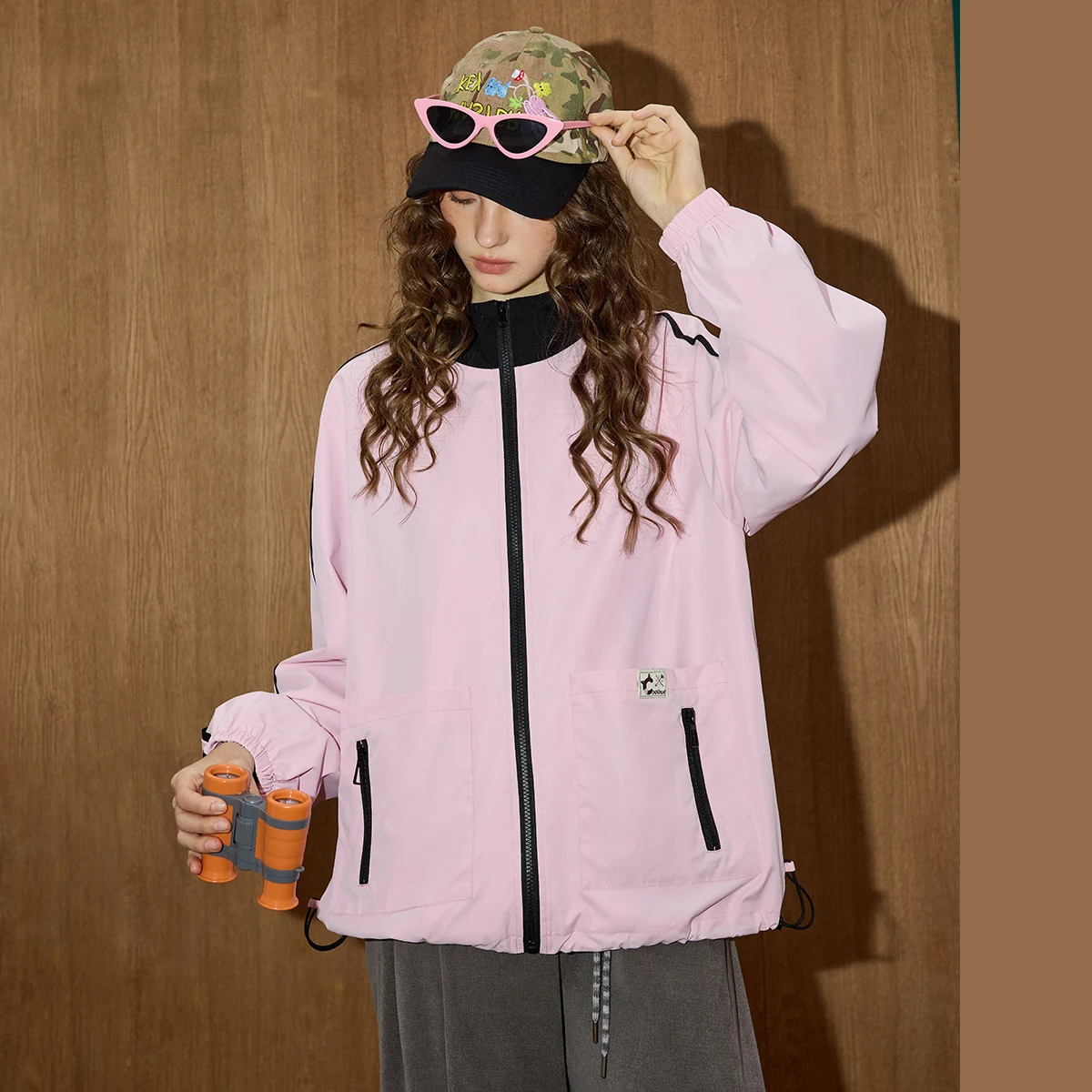 سترة نسائية لخريف 2025 بقلنسوة معطف كتلة ألوان Preppy كبير الحجم على طراز الكلية سترة رياضية خارجية غير رسمية بكتف منسدل #6