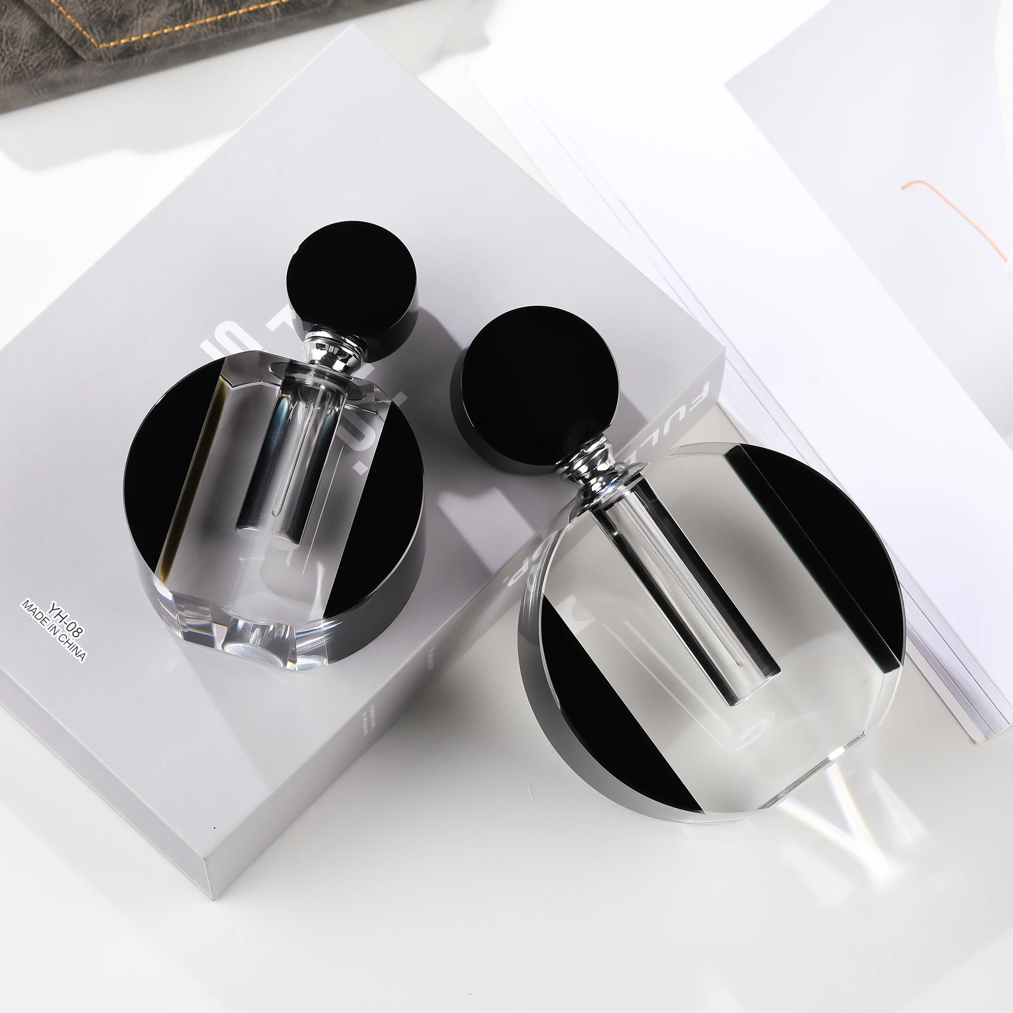 Crystal Black and White Perfume Bottle Crystal Perfume Bottles With Glass Rod Home Decoration Perfume Bottle decor 15ml-20ml