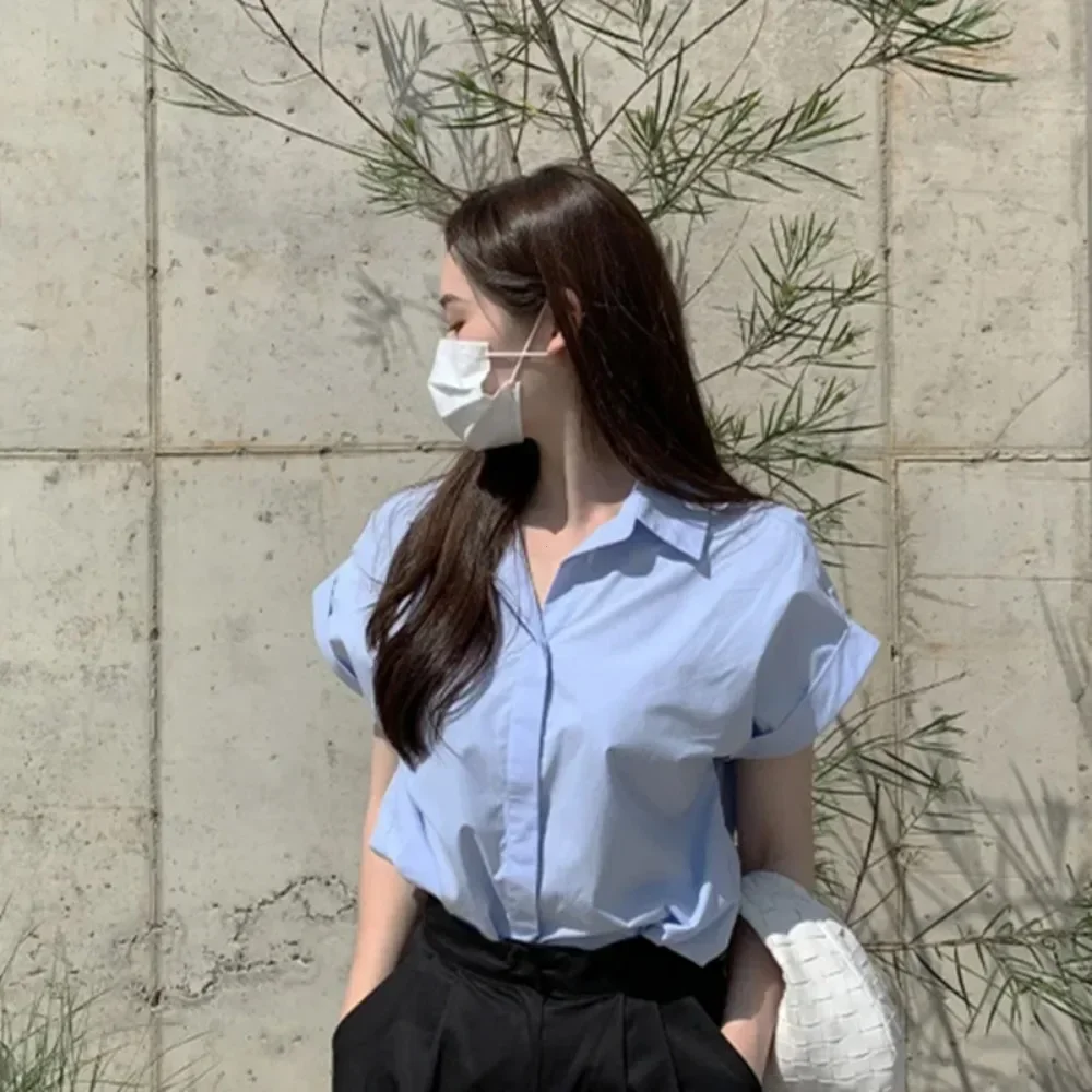 

Корейская белая рубашка, шикарная Повседневная дизайнерская нишевая синяя рубашка, Женский Топ, белая рубашка-поло во французском стиле, летняя Милая одежда для девушек