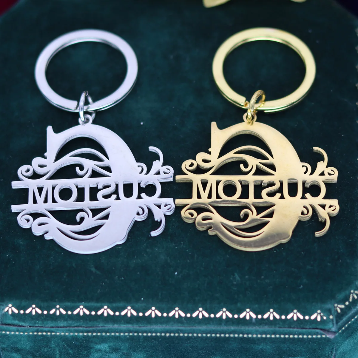 

Custom Name Moth Butterfly Keychain Personalized Stainless Steel Pendant Keychains For Women Men Keyring Customized Jewelry
