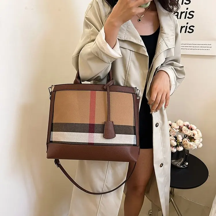 

Винтажная элегантная сумка для подгузников для женщин, роскошная сумка через плечо, минималистичная дизайнерская сумка-тоут из кожи, вместительная сумка-мессенджер.