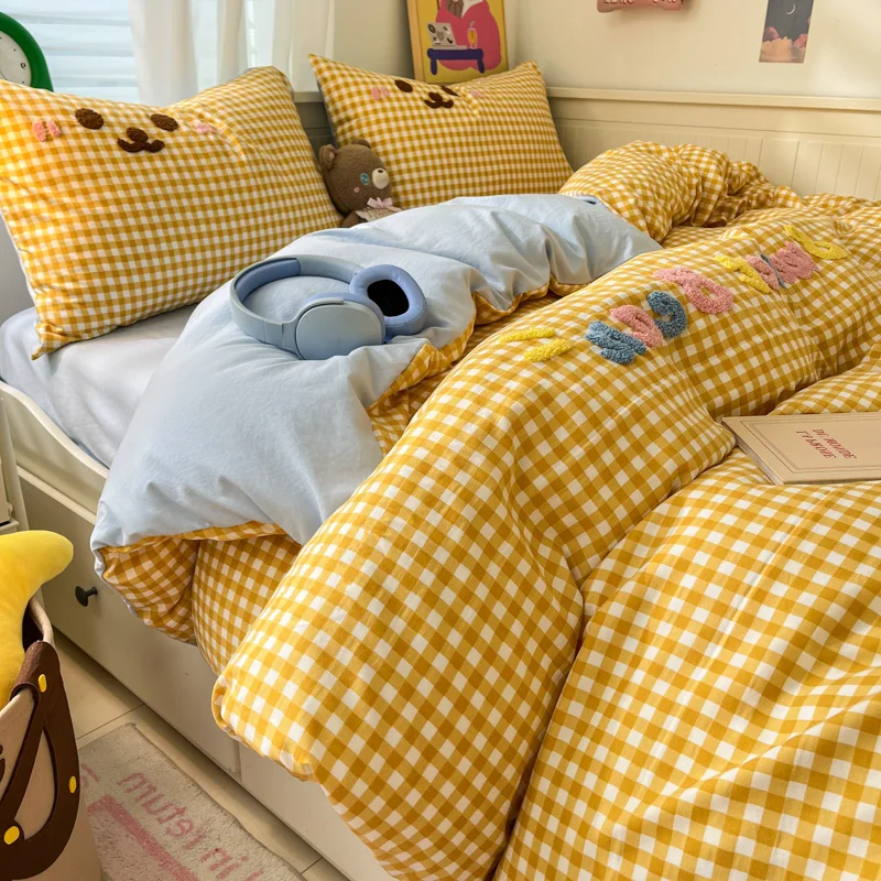 Yellow Grid Plaid Duvet Cover 4pcs Bedding Set Lovely Puppy Paw Quilt Cover Polyester Comforter Cover 1 Flat Sheet 2 Pillowcases