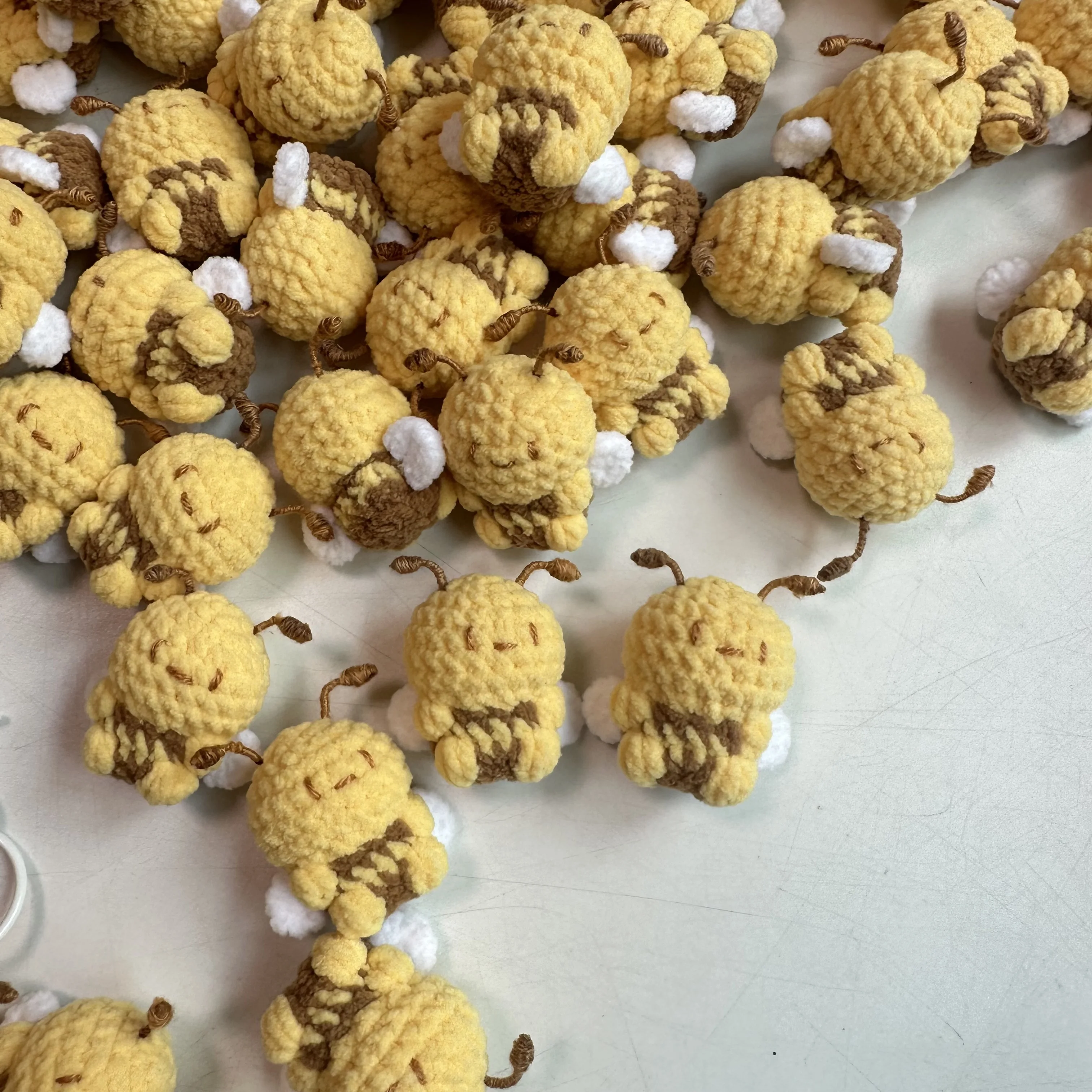 Wholesale Handmade 4cm Cute Knitting Bee Keychain Little Bees Keychain Pendant Keyring Keyholder Party Jewelry Gifts