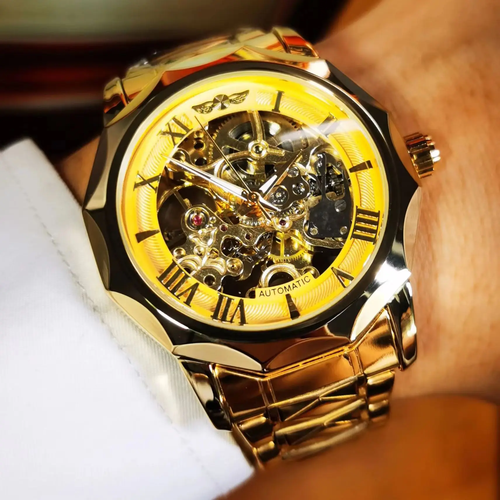 WINNER Vintage Gold Skelett Herrenuhren Top-Marke Luxus Unregelmäßige Automatische Mechanische Uhr Edelstahlarmband Leuchtend