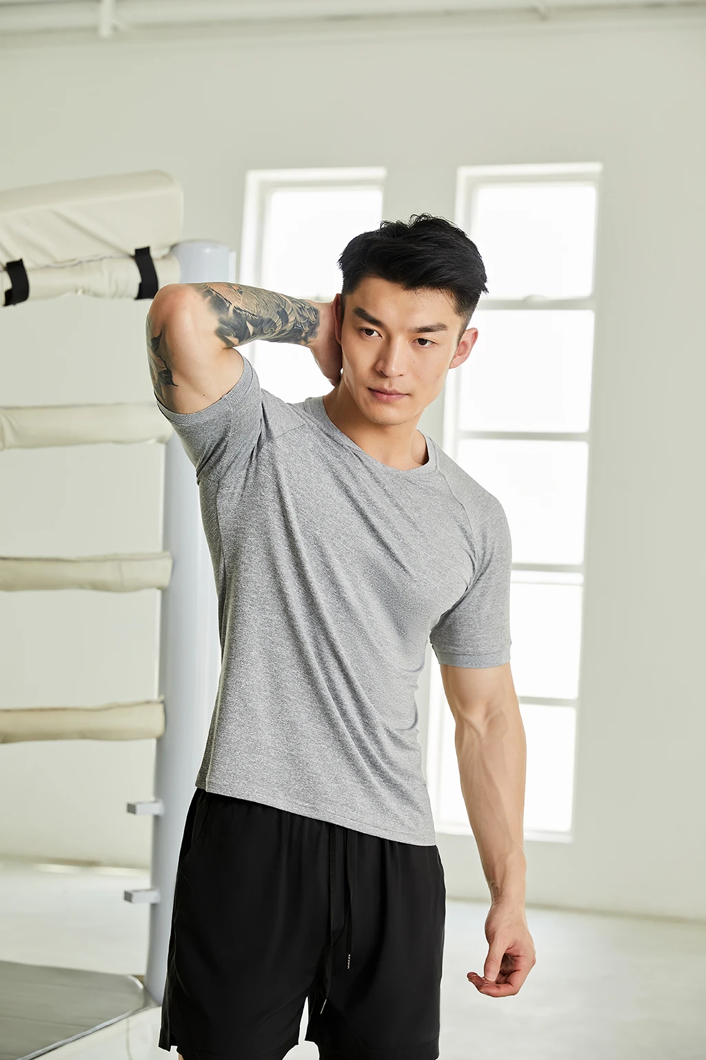 Men's Fitness Shirt Trainer Running T-Shirt Multicolor Summer Short Sleeve Shirt High Quality Gym Jerseys Breathable Sportswear