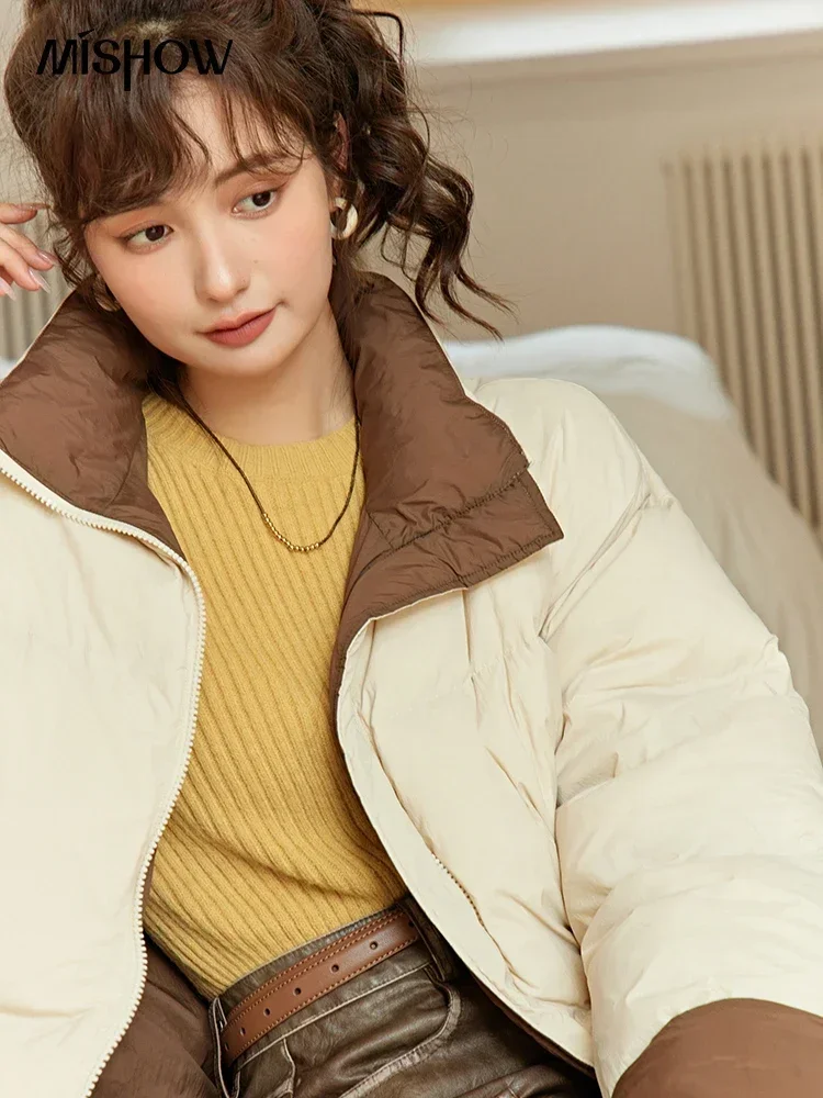 MISHOW Short Down Jacket 2023 Winter Female 90% White Duck Down Outerwear Fashion Zipper Stand Collar Loose Cute Coat MXC53Y0006