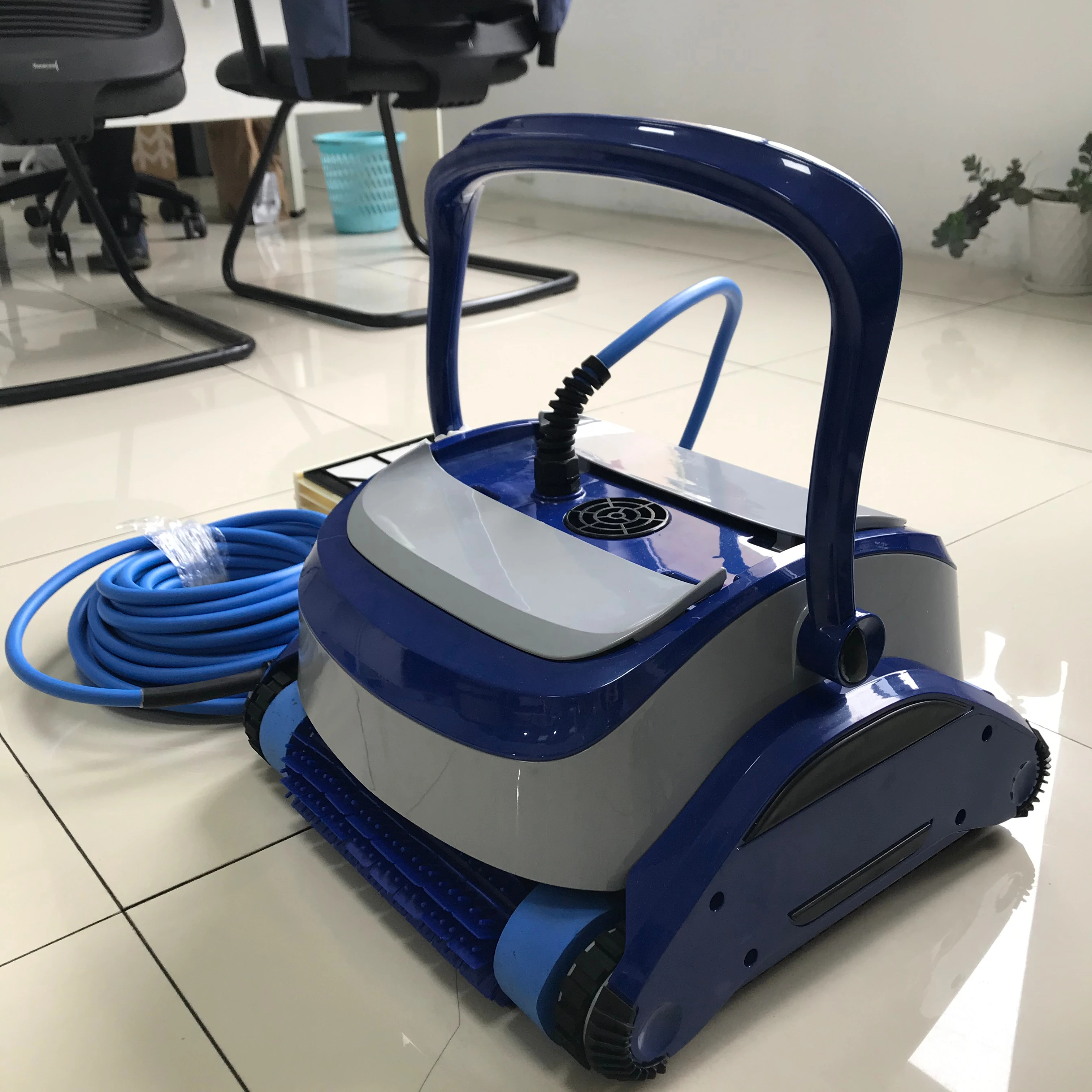 direct manufacture china clean swimming pool robot with europe plug