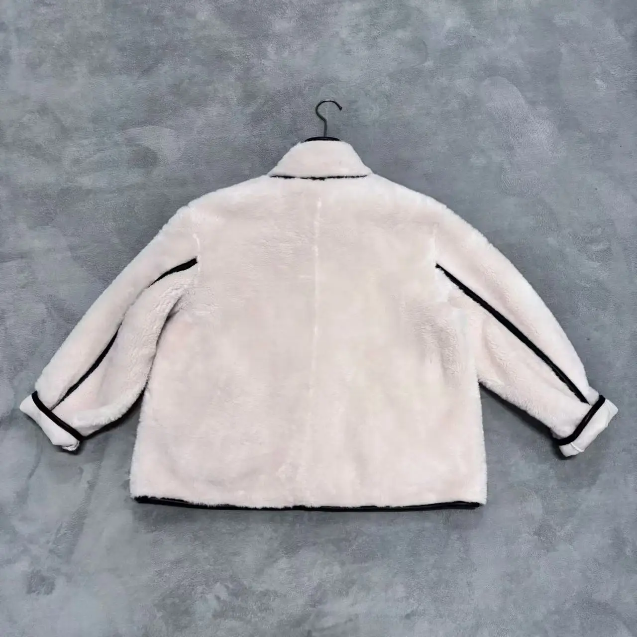 

Шуба из овечьего меха, женское теплое пальто с воротником-стойкой, имитация ушей из кожи и меха, новое зимнее пальто Long Sve