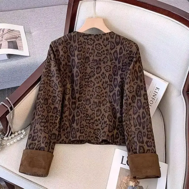 

Весенне-осенне-зимняя короткая замшевая куртка для женщин 2026, новая мода, свободное повседневное пальто с леопардовым принтом, повседневная короткая верхняя одежда для женщин