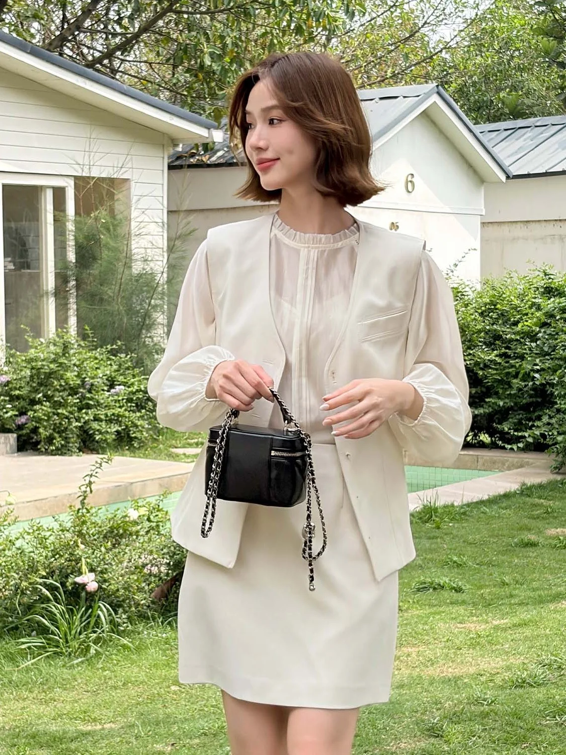 

Elegant Korean Style Suit Jacket And Short Skirt Set Fashionable Versatile Women's Spring Outfit Two-Piece Ensemble