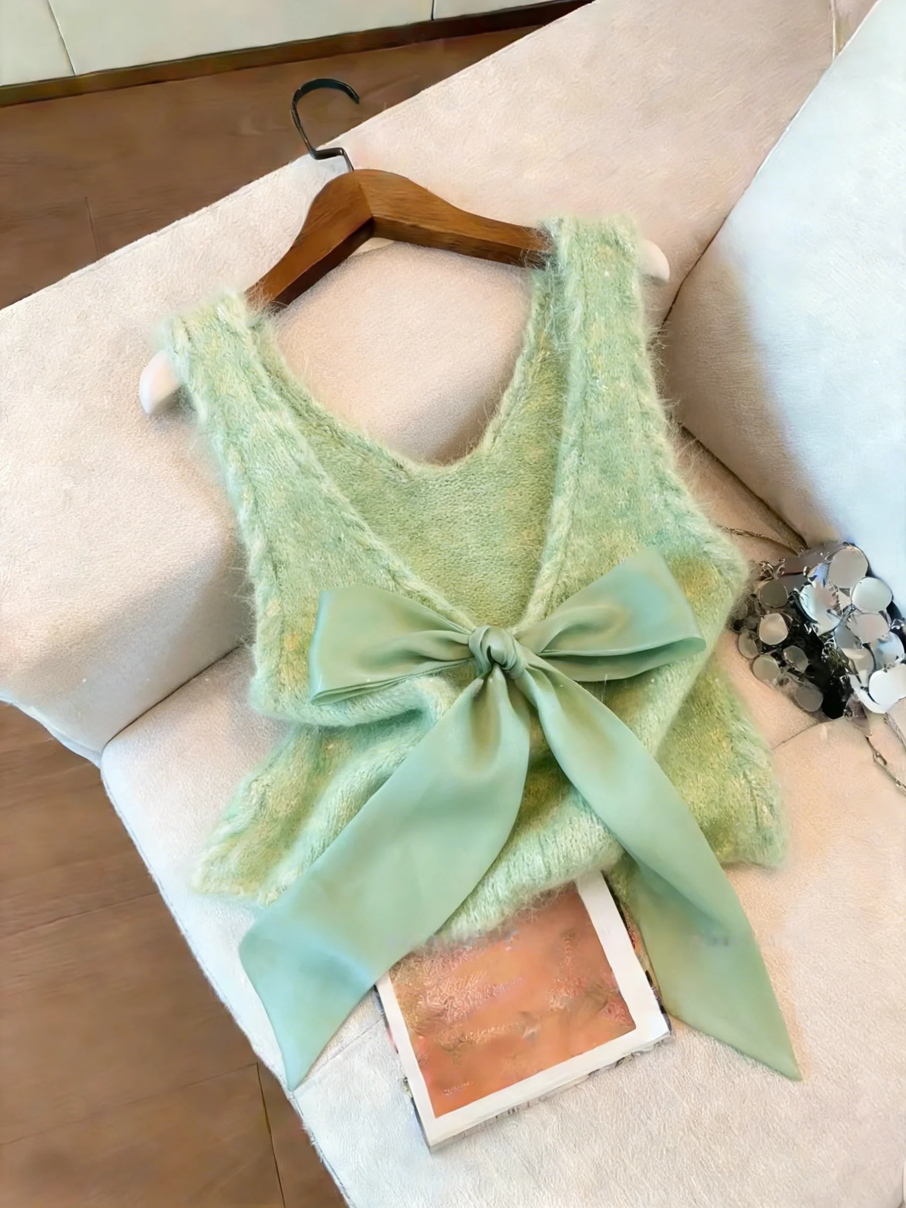 

Green V-neck Knitted Sweater Vest Women's Sweet Style Layering Top Self-retaining Knot Design Korean Style Silk Blend