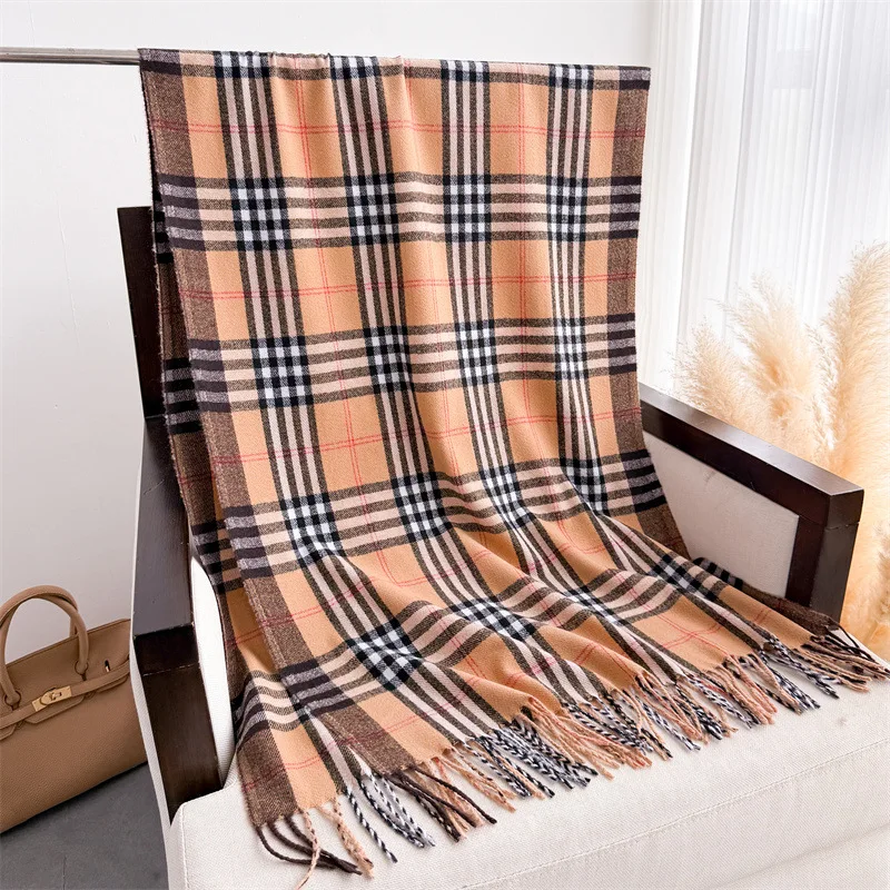 وشاح دافئ على الطراز البريطاني الجديد لخريف وشتاء المرأة شال عصري ومتعدد الاستخدامات وشاح منقوش من الكشمير المقلد بشراشيب