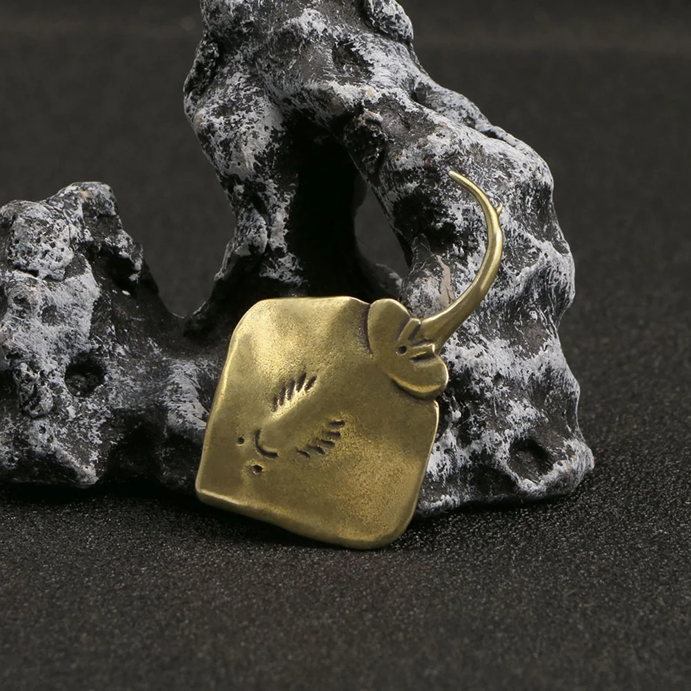 

2pcs Brass Devil Fish Tea Pet Desktop Decoration For Home Office Asian Decor Vintage Fish Sculpture Brass Craft Indoor Tabletop