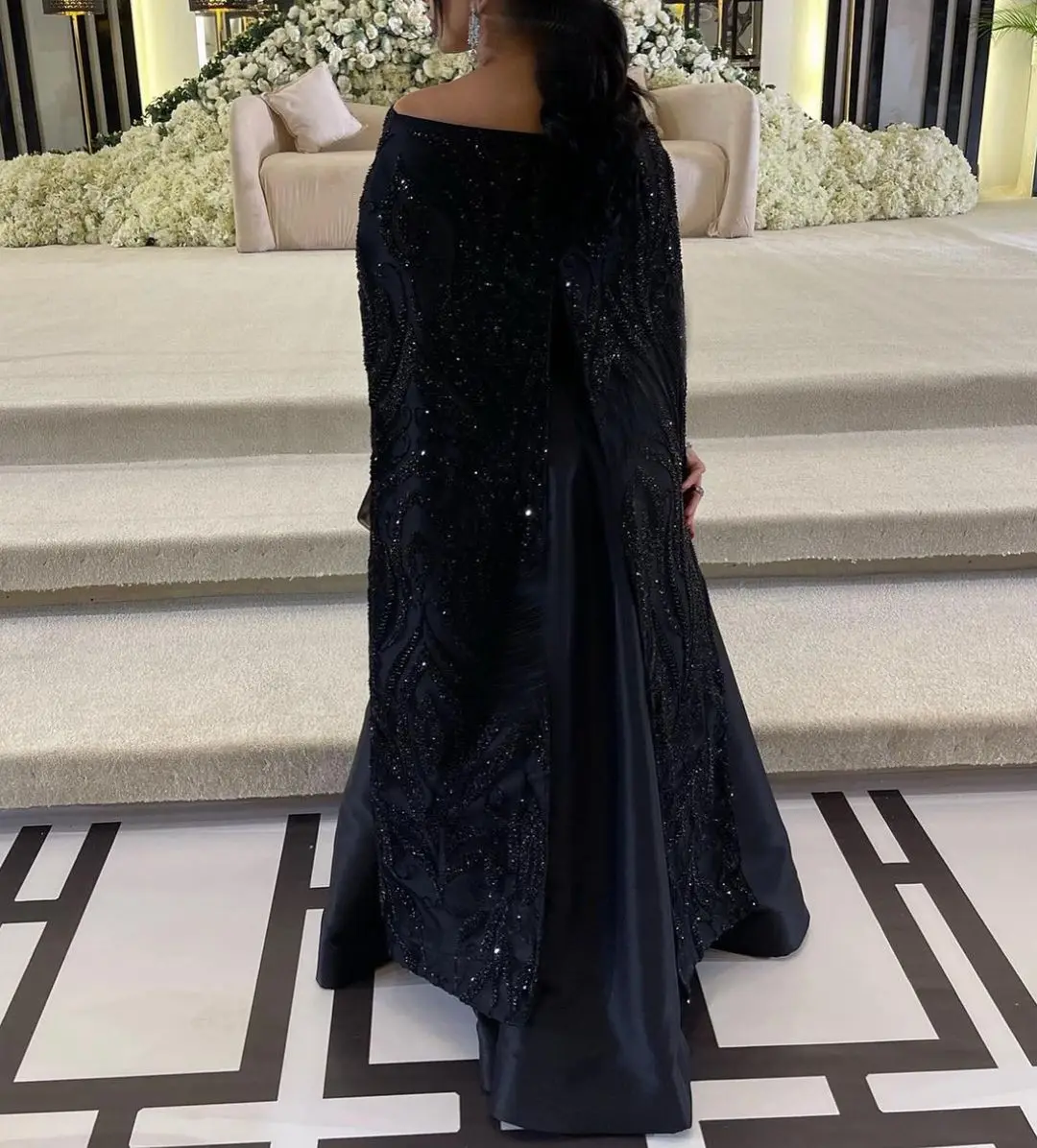 Vintage Black Satin Evening Prom Dresses with Shawl Strapless Floor Length Pleated Beadings Party Dresses vestidos de fiesta