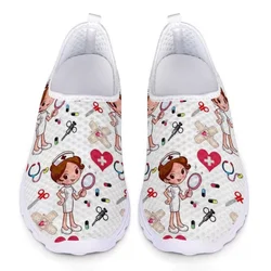 Senhoras mocassins dos desenhos animados enfermeira médico impressão tênis feminino deslizamento em malha leve sapatos casuais verão respirável apartamentos zapatos