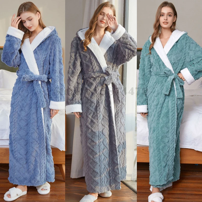 Thickened Warm Jacquard Bathrobe Hooded Flannel Nightgown Loose Casual Robe Autumn and Winter Coral Fleece Women's Nightwear