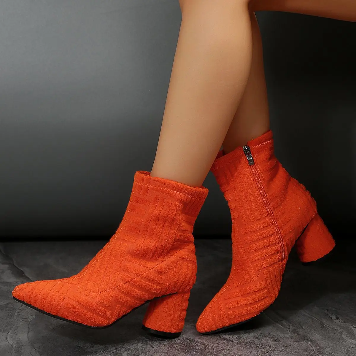 

Fashionable Winter Boots Large Size Ladies Pointed Toe High Heel Towel Boots Side Zipper Thick Heel Boots for Women
