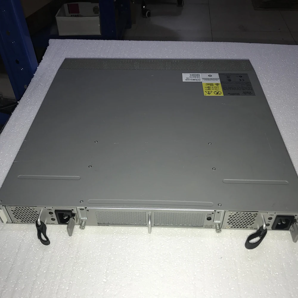 

N5K-C5020P-BF N2K-C2232PP-10GE N6K-C6001-64P 40-портовый 10-гигабитный центральный переключатель данных