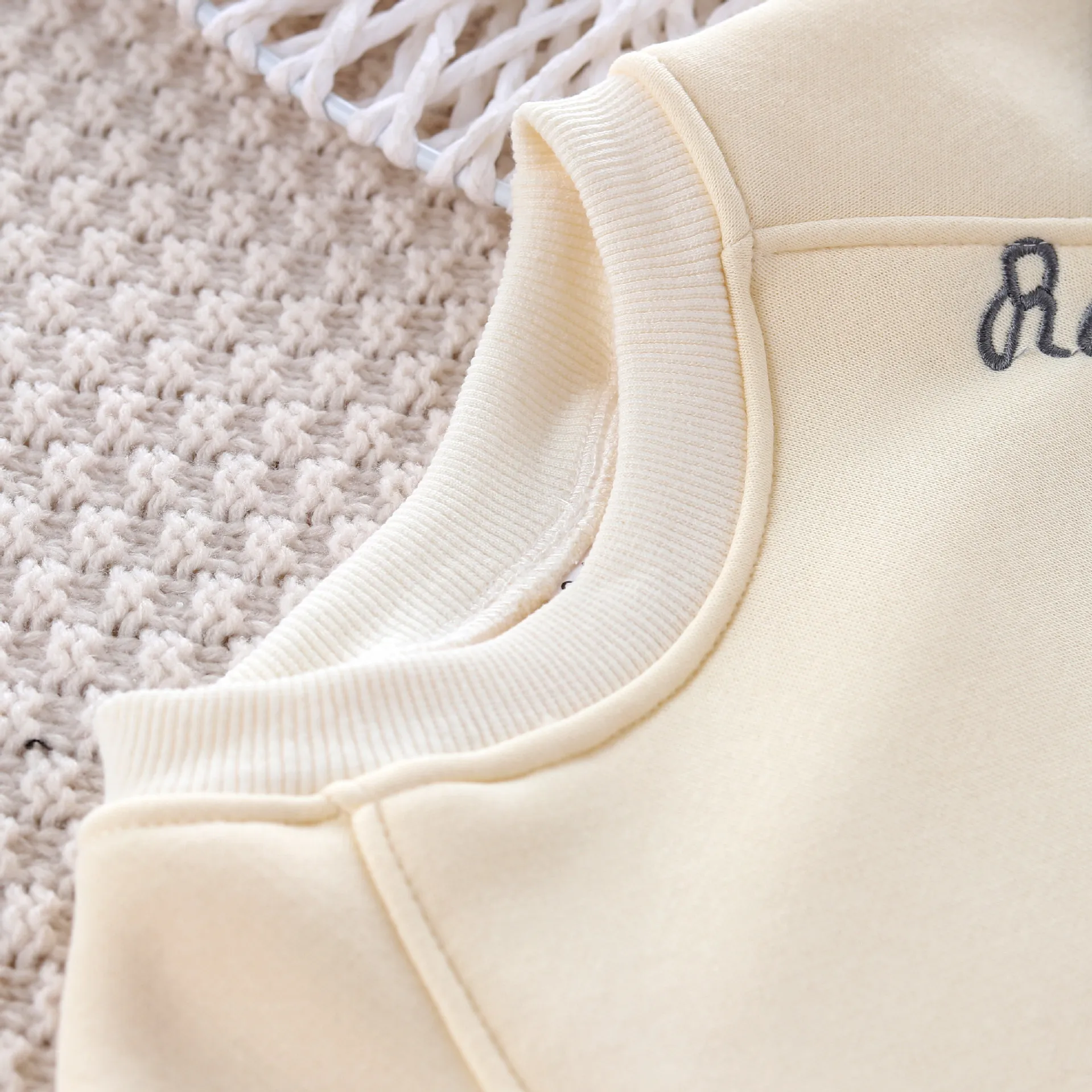 Neues Herbst- & Winter-Kinder-Fleece-Sweatshirt Zweiteiler-Set – Detail 4