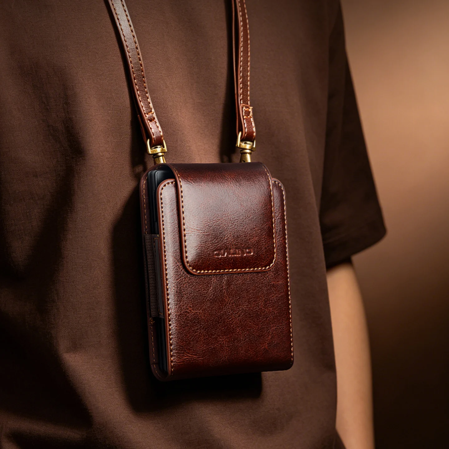 QIALINO, étui de ceinture en cuir véritable pour Apple iPhone Duo, en cuir de vache naturel, avec cordon, porte-cartes et fonction portefeuille.