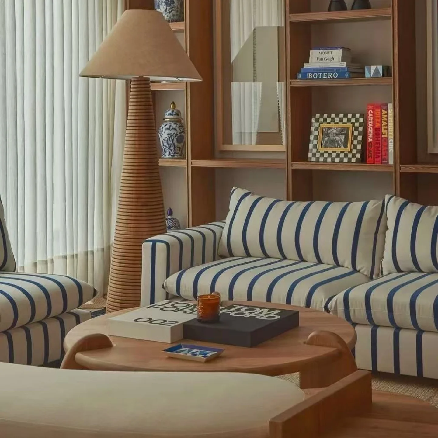 أريكة قماشية للسرير والإفطار على الطراز الفرنسي القديم لغرفة المعيشة وغرفة النوم مصممة للترفيه باللون الأزرق مخططة مزدوجة