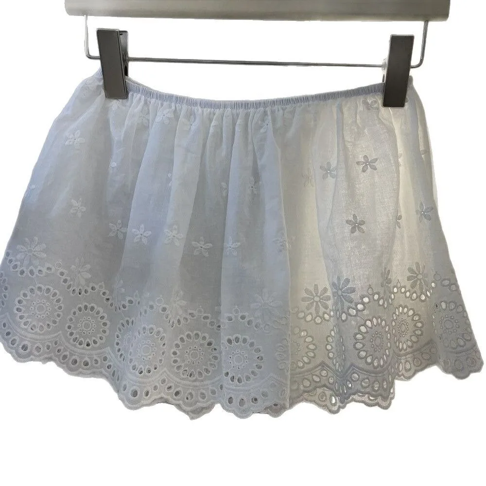 

Fashion Embroidered Flower Lace Mini Skirt Y2K Streetwear Casual Hollow Out Skirt Harajuku Layering Skirt Jeans Decoration