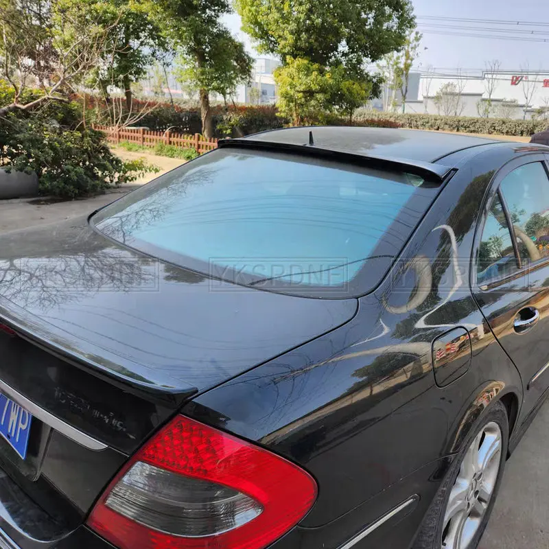 Auto Refit Parts Real Carbon Fiber Rear Window Roof Wing Spoiler For Mercedes Benz E-Class W211 Roof Spoiler 2003-2009