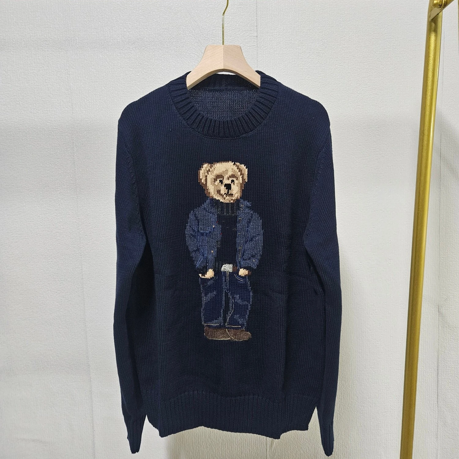 

Unisex 2025 Spring Heavyweight Wool Sweater – Round Neck, Preppy Style, Youthful Look, Easy to Pair