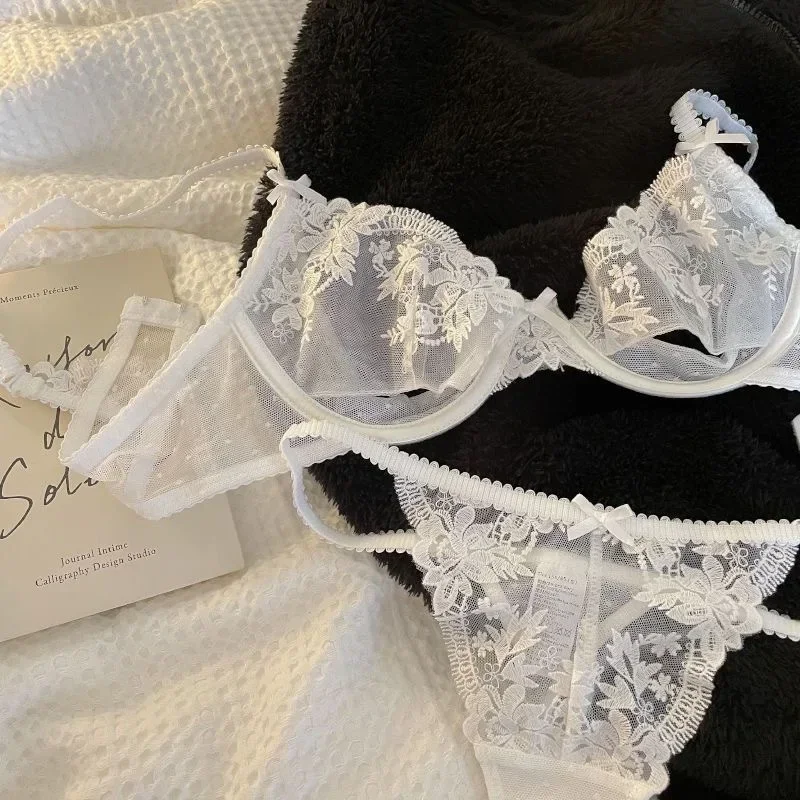 French Sexy Bra & Brief Set Lingerie Ultra-Thin See-Through Sexy Floral Lace Underwire Set Large Breasts Show Small Anti-Sag Bra