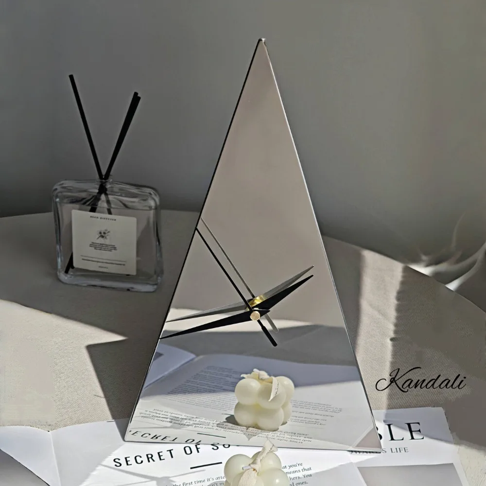Modern Triangle Metallic Desk Clock Mirror Silver Surface Silent Non‑Ticking Table Clock Creative Geometric Ornament Home Decor