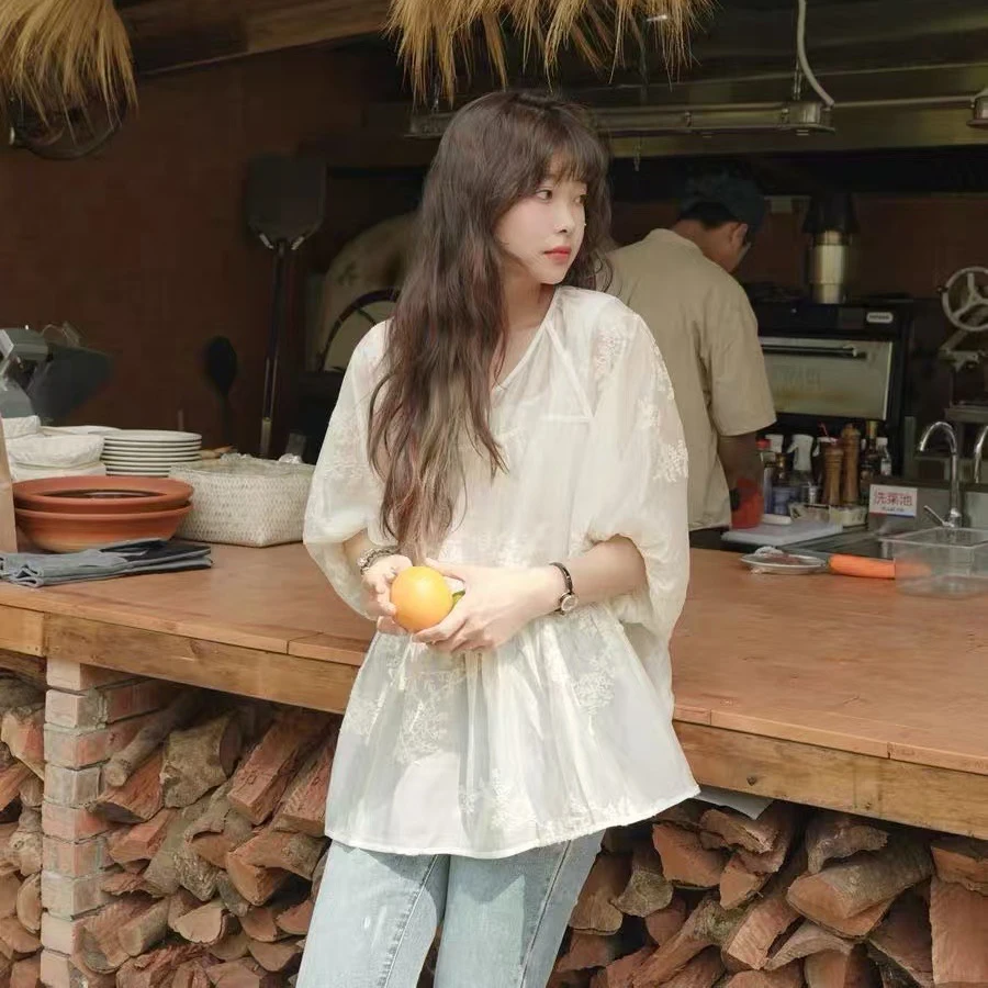 

Summer Embroidered Lightweight Transparent Doll Sle Sun Protection irt Women's Loose Fit round Ne Six Sve Long irt