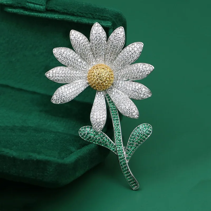 Elegant Daisy Brooch Unisex Daisy Accessories Suit and Dress Accessories Can Be Worn All Year Round Perfect Jewelry Cosplay Gift