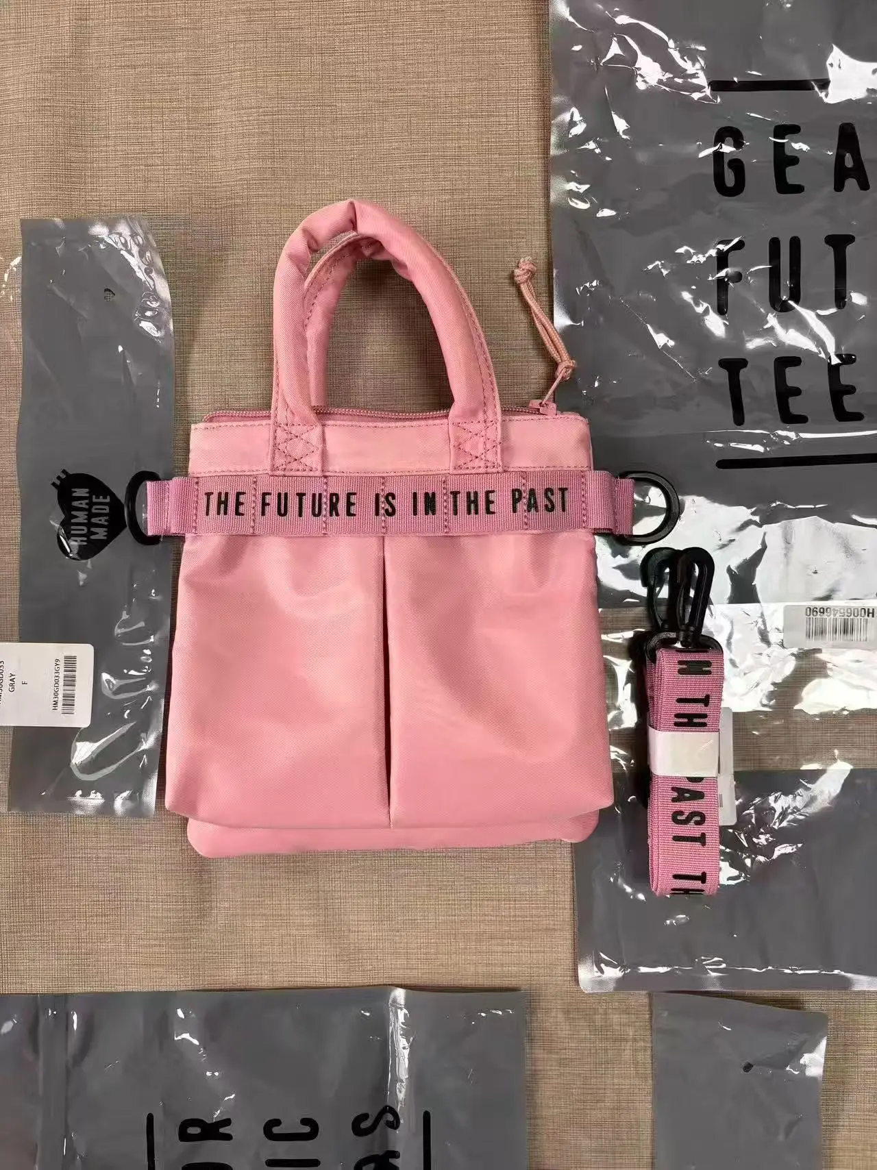 casual-unisex-crossbody-shoulder-tote-bag-hm-helmet-bag-love-letter-design-fashionable-outdoor-sports-bag-for-men-and-women