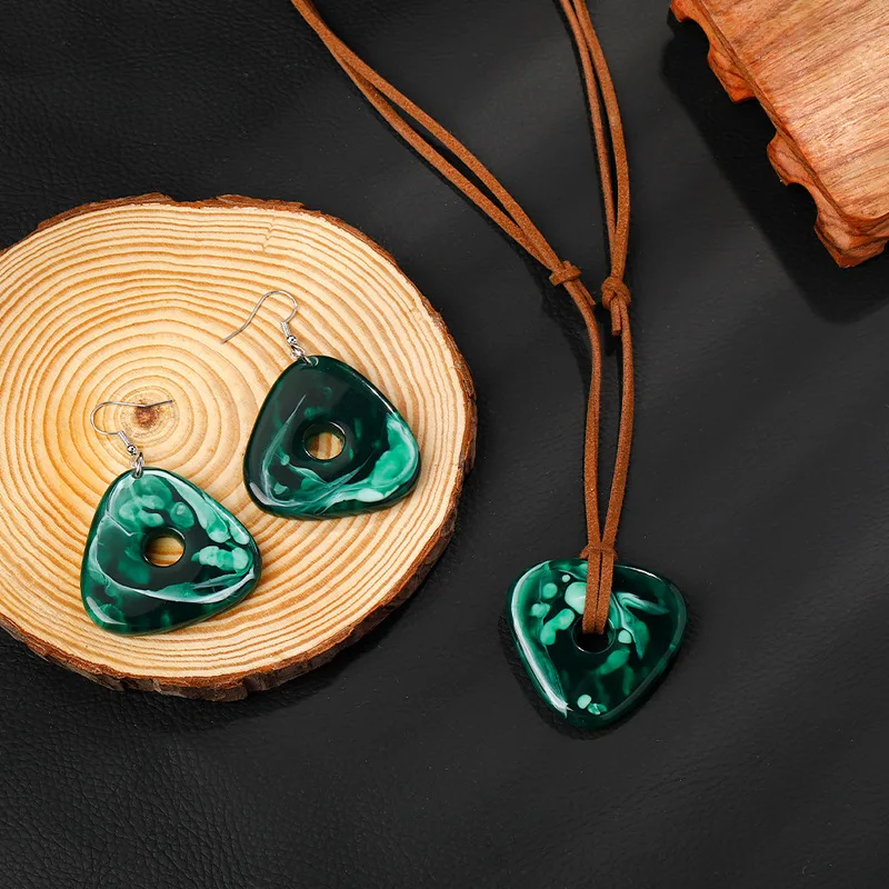 LLavero de piedra Coraline de la película, collar de piedra verde, horquilla de libélula de Laika, pendientes de disfraz, regalos de joyería
