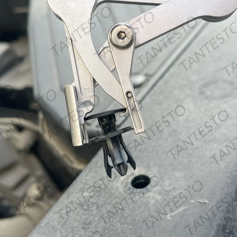Kfz-Clip-Entfernungszange für Kunststoff- und Gumminägel – Werkzeug zum Entfernen von runden Befestigungselementen für die Reparatur von Autoinnenverkleidungen, Türverkleidungen, Fahrgestellen und Kofferräumen – Detail 6