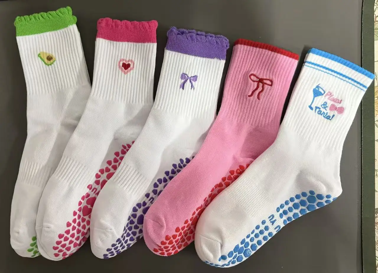 

European size 36-43， 3 Pairs Knitted Embroidered Yoga Fitness Pilates Sports Silicone Non slip Bottom Women's Middle Socks