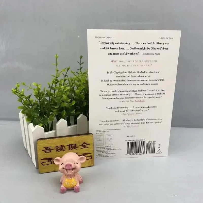 قصة نجاح مالكولم جلادويل باللغة الإنجليزية ، علم نفس الإدارة الذاتية ، كتب قراءة شائعة للبالغين