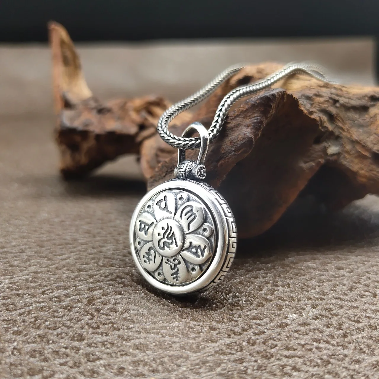 Six-word mantra pendant 925 sterling silver necklace trendy hip hop versatile ins cold style Gift necklace