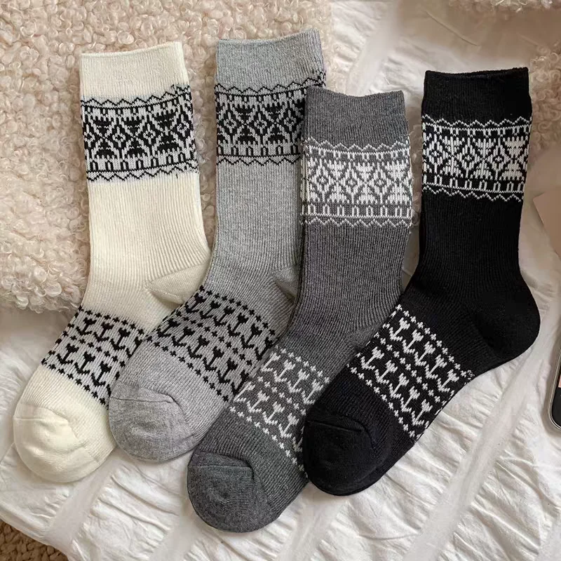 Damen Herbst und Winter Schnee verdickte warme Folk individuelle Retro-Wollsocken im nordischen Stil Weihnachtsgeschenke