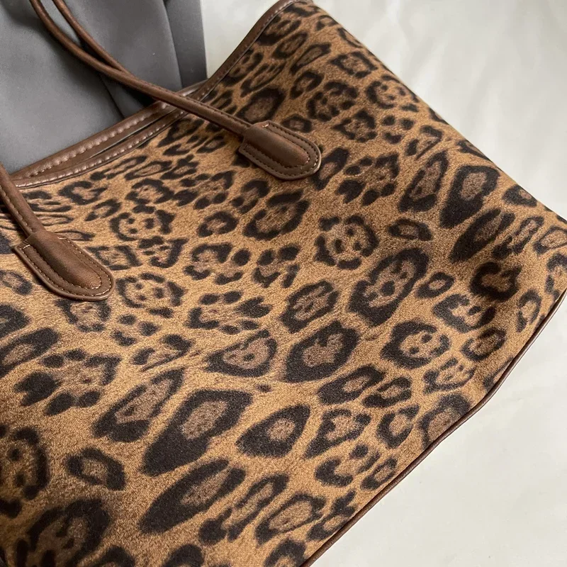 Leopard Print Casual Women's Shoulder Bag Fashionable Large Capacity Tote Bag 2024 Hot Selling Zipper Women's Shoulder Bag