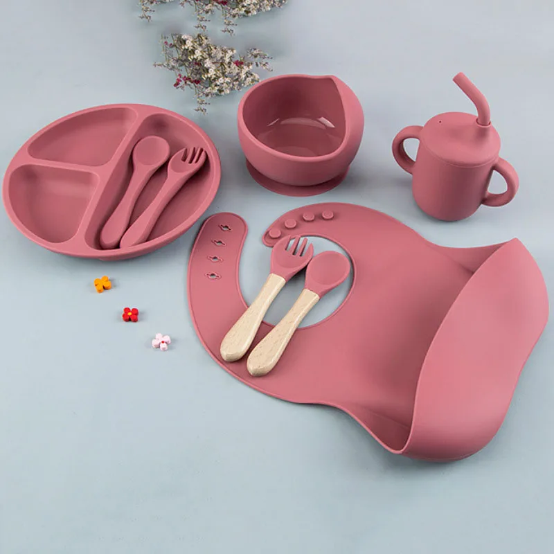 8PCS/Set BPA Free Silicone Baby Feeding Set Sucker Bowl Dishes Plate Straw Cup Spoon Forks Baby Bib For Children's Tableware