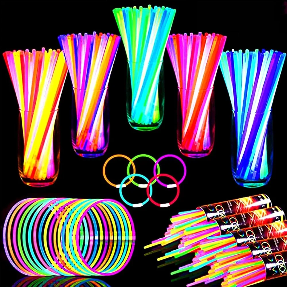 

100 Pack Ultra Bright New Year Eve Christmas Glow Sticks Bulk Party Pack Halloween Glow In The Dark Party Supplies