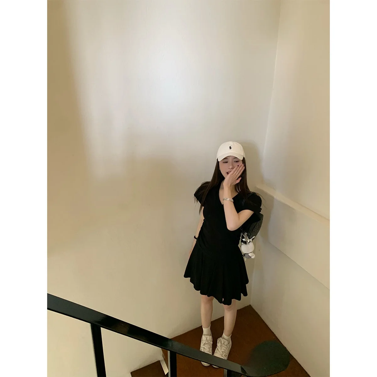 

Summer Spor Casual V-Ne ort Sve Two-Piece Set Women's Skirt Ensemble Online Exclusive Summer Collection