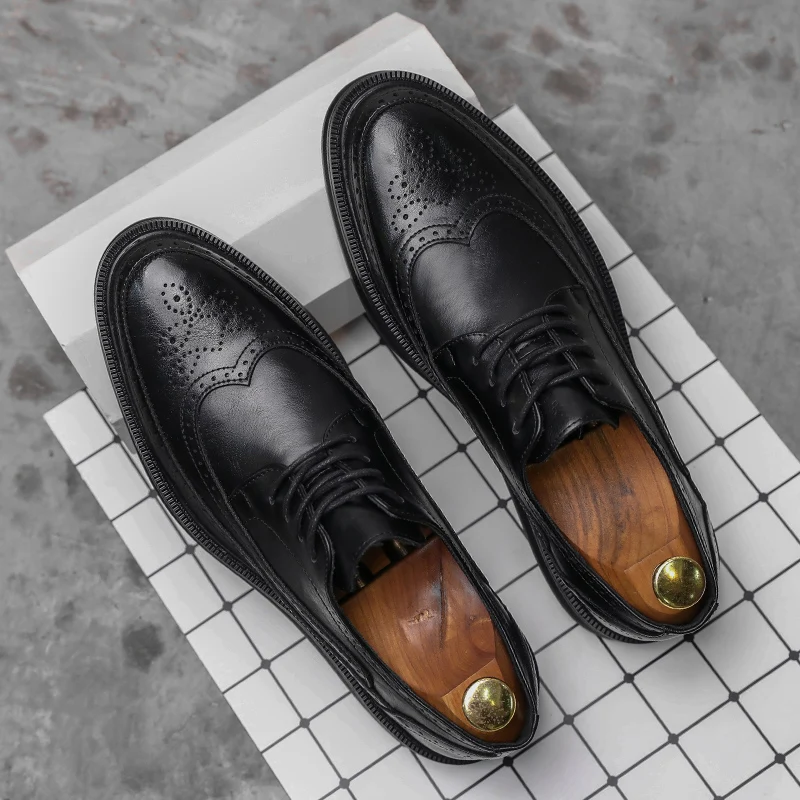 Men Derby Shoes White Dress Men Business Patent Leather Men Shoes Party Flat Shoes Classic Formal Fashion Leather Shoes Leisure