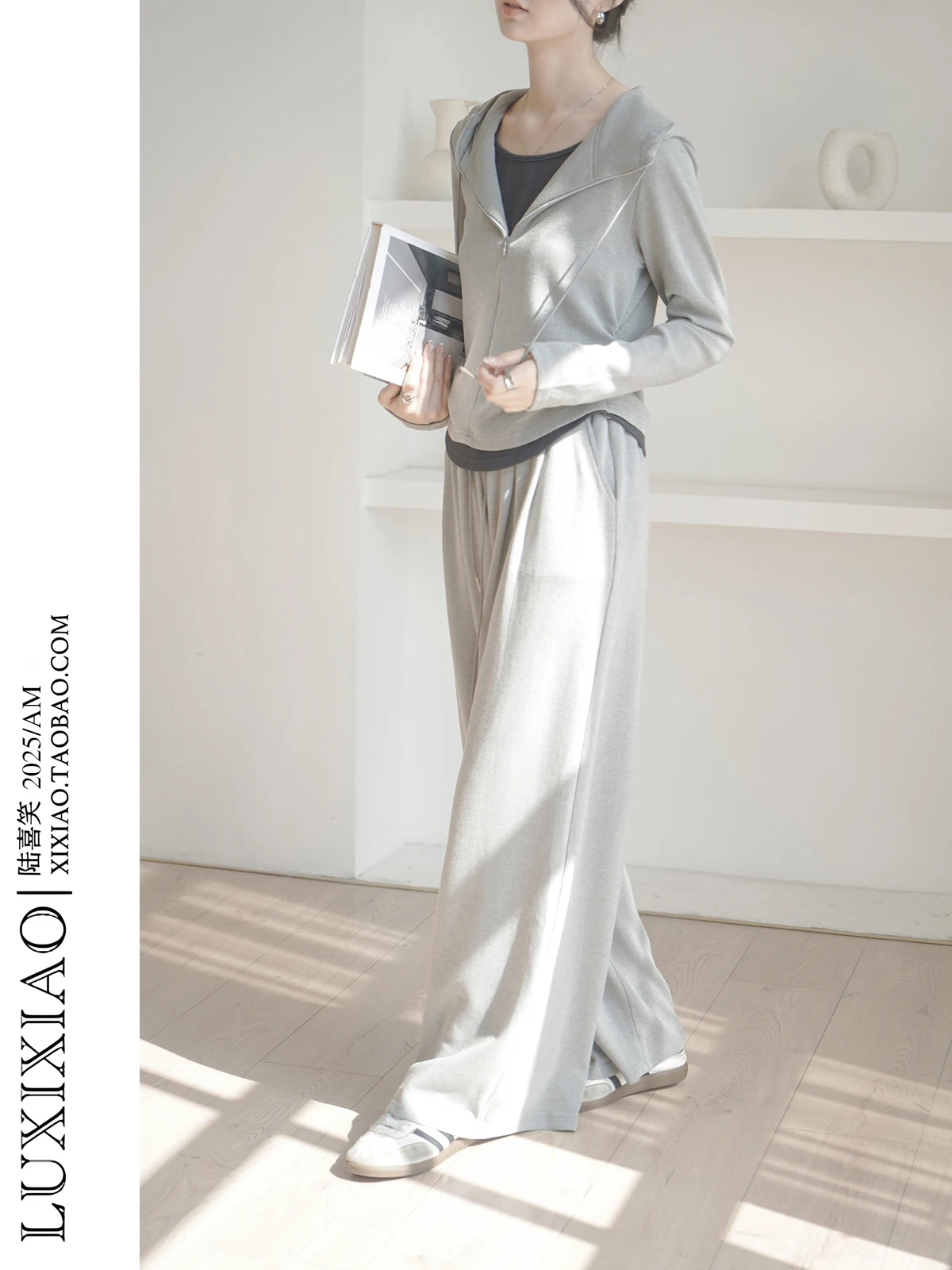 

LUXIXIAO 2026 Женский корейский комплект: брюки с высокой талией и широкими штанинами, повседневный модный костюм-двойка, осень-зима, V-образный вырез, открытый дизайн