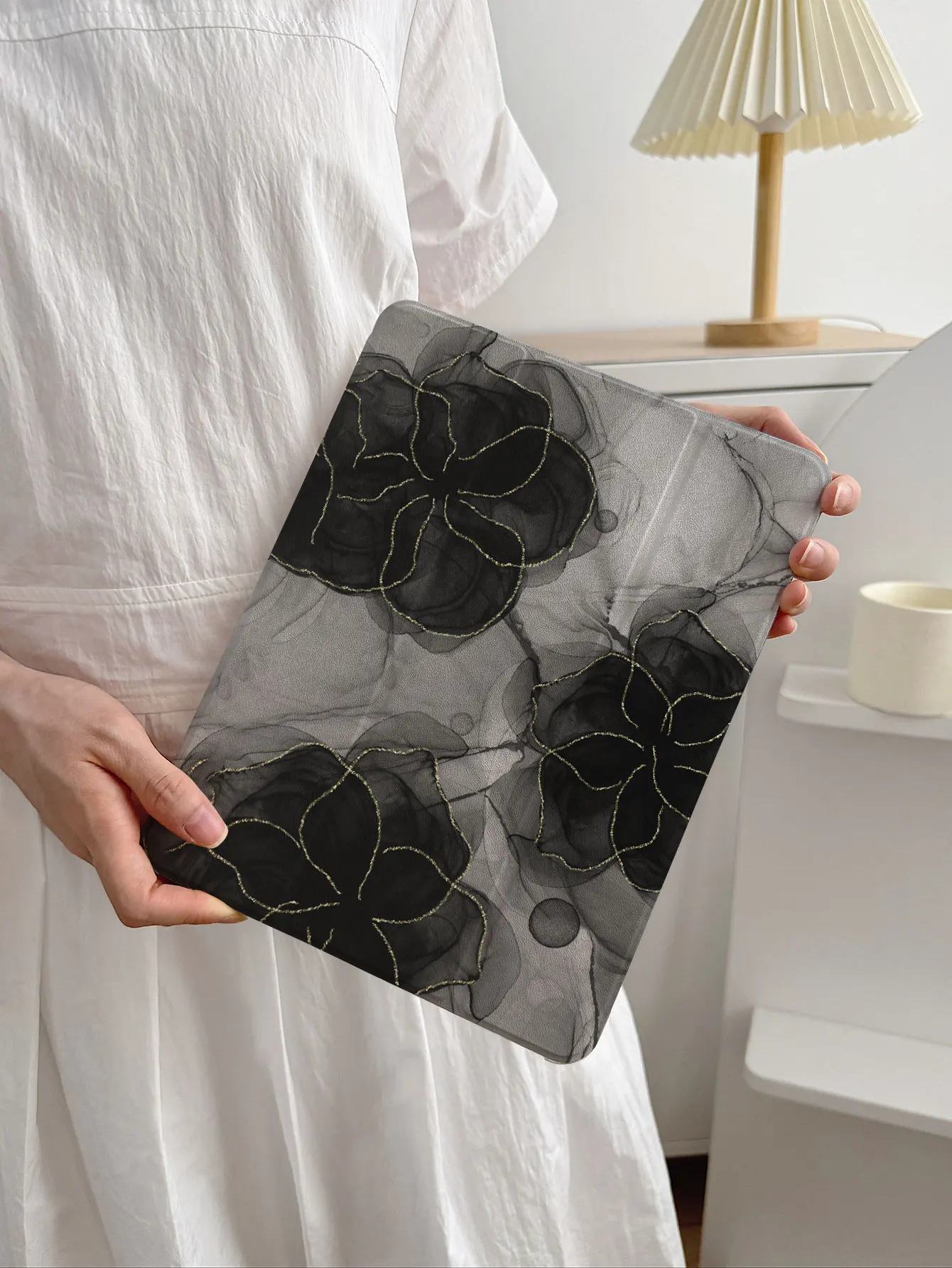 Black Ink Floral Tablet Case, Suitable for iPad Case Ipad7/8/9 Tablet Cover 2022 Apple Air5/4/3 Ninth Generation 10.2 70% off Pro11 Full Cover 2024 Mini 7 New Model Air6/Ipad Tenth Generation Protective Case/Air 11 (M3)/Ipad 11 (A16 2025)