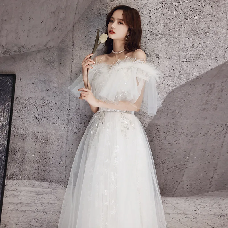 2026 Nuovo abito da sera bianco estivo da donna, compleanno monospalla alla moda da donna dimagrante, abito da banchetto per ospiti di celebrità