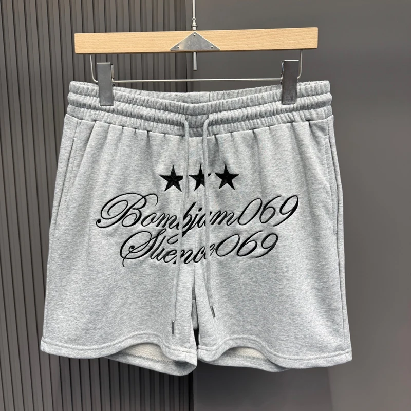 

Embroidery 069 Digit Stars Shorts Men Women Summer Summer Daliy Loose Shortpants Trendy Drawstring Elasticity Short Pants