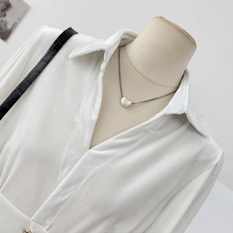 Temperament V-ausschnitt Langarm Samt Hemd für Frauen Mode Falten Design Einfarbig Vielseitige Bluse Französisch Retro Casual Tops